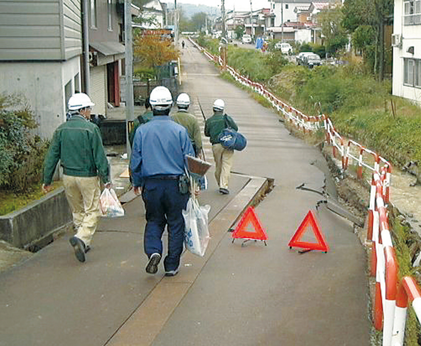 2004年新潟県中越地震における復旧対応の例
